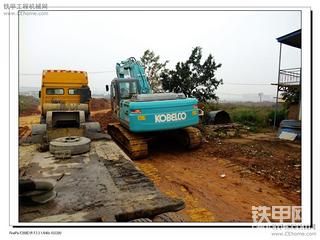 今天在市区内交了台SK260，旁边几台DH  ，回来又碰上PC400