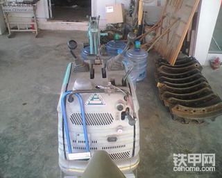 没有最小只有更小。玩具级的挖机