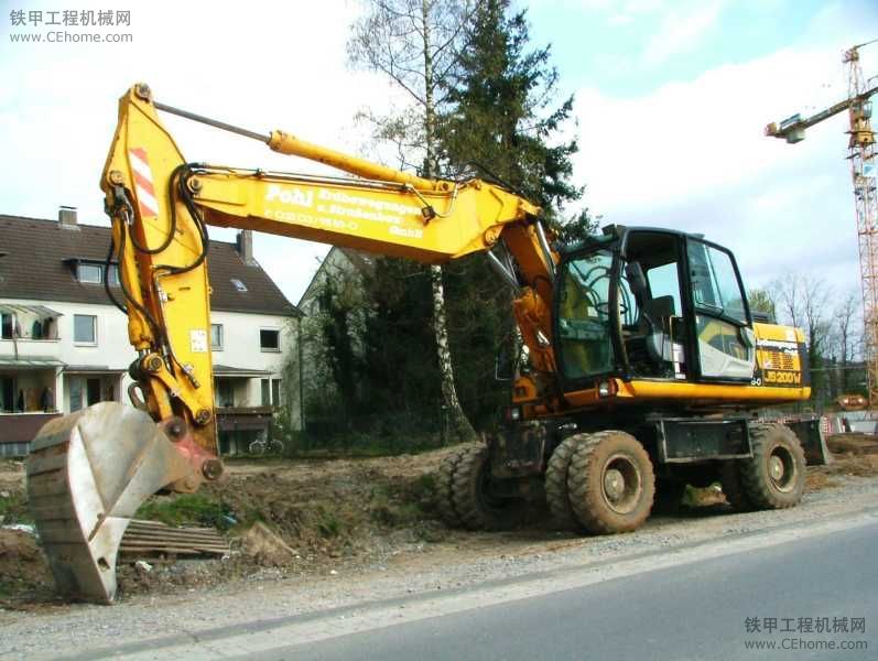 Jcb Js200輪挖