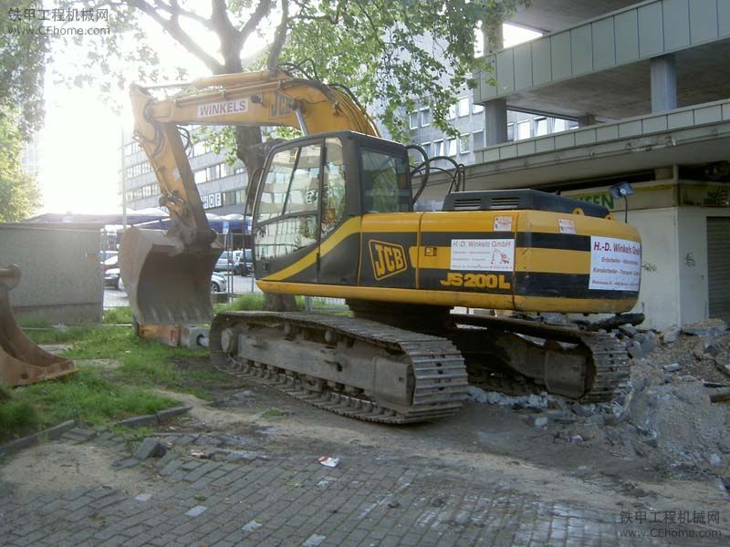 Jcb Js200輪挖