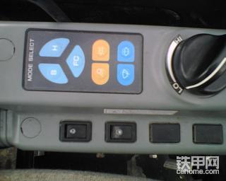 请问师傅们这几个按钮是做什么的，新手求教了