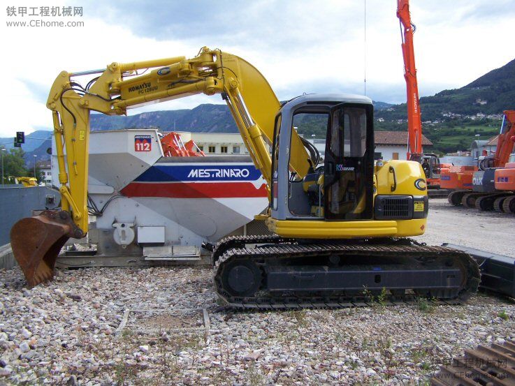 Komatsu PC 128 US