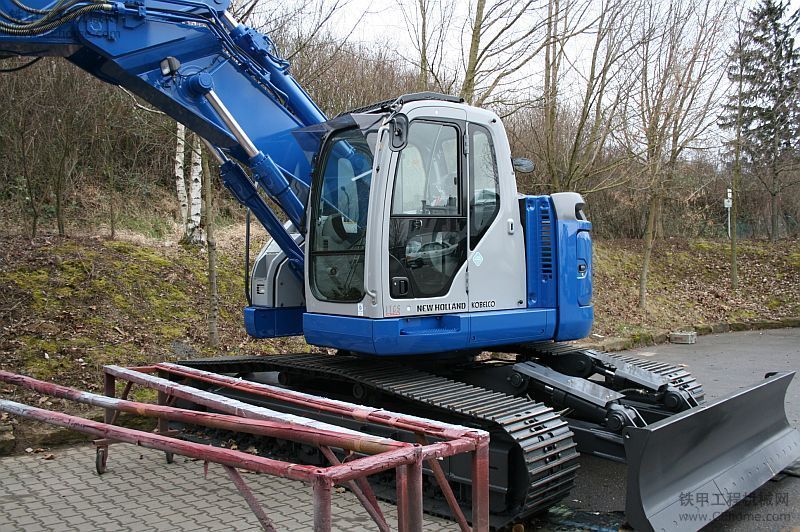 New Holland E235B SR