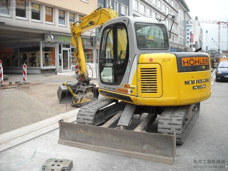 New Holland E 80