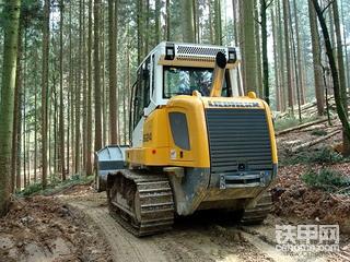 利勃海尔履带装载机 LR624