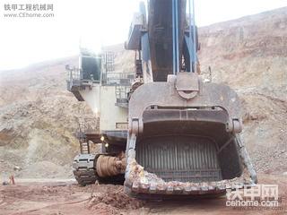 大型矿山挖掘机零部件图片