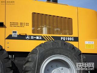 新买的两台三一PQ190C平地机