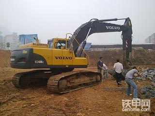 [原創(chuàng)]挖掘機選購參考之--卡特324D VS  VOLVO240BLC