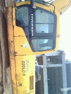 出售220-5挖掘机有意思的进来03年的