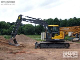 沃尔沃 145Cl无尾