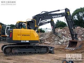 沃尔沃 145Cl无尾