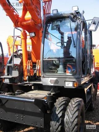 日立ZX210W-3美图