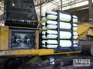 小松挖掘机如此改装(加装不定时炸蛋)