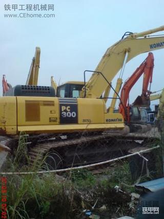 我上次去深圳二手挖机市场时拍的图片