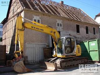 纽荷兰135无尾挖掘机