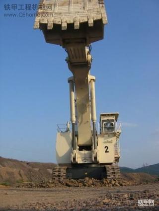 特雷克斯系列之 Rh 340 大型挖掘机