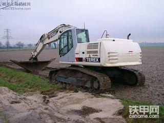 特雷克斯系列之TC225 LC挖掘机