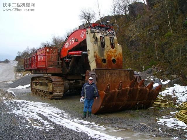 特雷克斯系列之 RH 75大型正鏟挖掘機