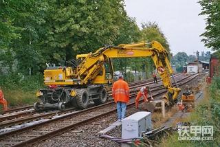 利勃海尔 A 900 C ZW Litronic 路轨两用轮式挖掘机