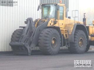 沃尔沃轮式L220E装载机