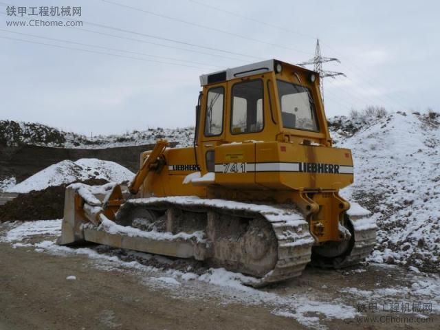 l利勃海爾系列之PR 741 C 推土機(jī)