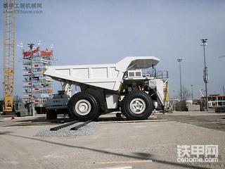 利勃海尔系列之T282大型矿卡