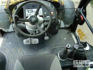 實(shí)拍 JCB 3CX 兩頭忙