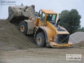 沃尔沃L150 E轮式装载机