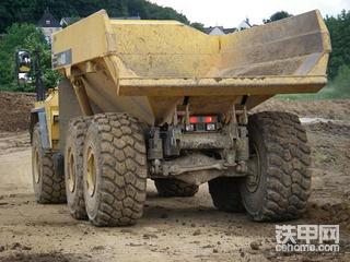 小松系列之HM400铰卡