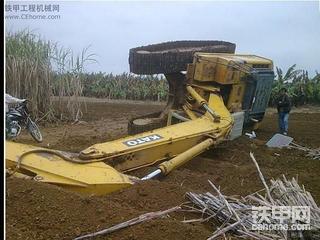 有史以来最牛的平地翻车