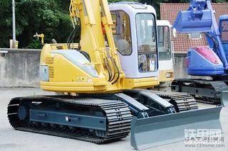 这台三节臂的小松 PC128是新机吗