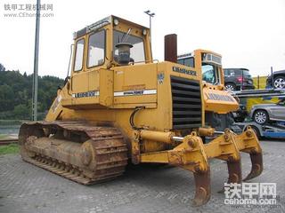 老款式的利勃海尔LR 641履带装载机