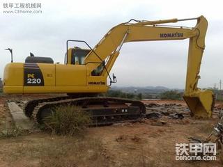 今年在梧州干的工地（泥好松（进口住友200-A3）一天装250车（8小时）