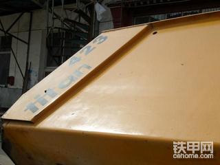 ABG423摊铺机履带涨紧油缸的维修