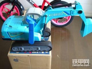 神鋼小型挖掘机(特大型)