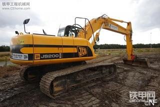 [其他品牌] 杰西博(JCB) JS 220 LC履带挖掘机