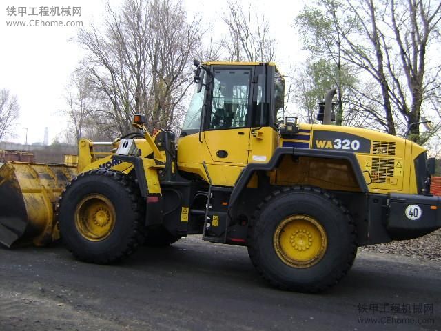 小松（Komatsu） WA 320-5 輪式裝載機