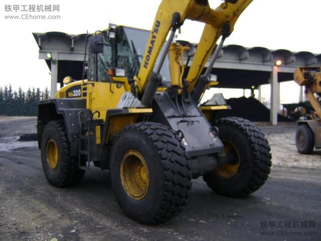 小松（Komatsu） WA 320-5 輪式裝載機