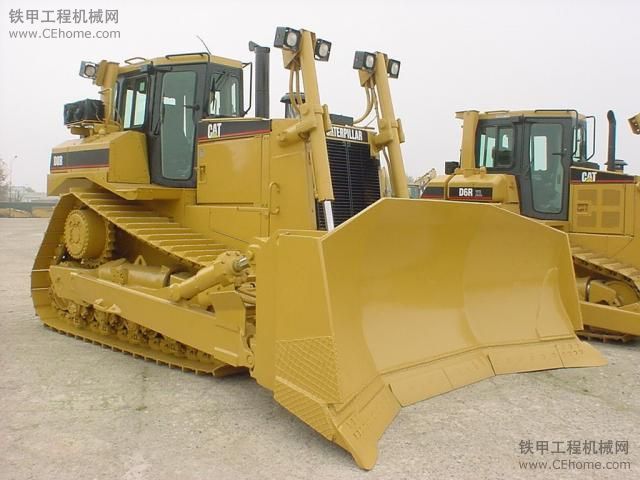 卡特彼勒(Caterpillar) D8RII 型推土機