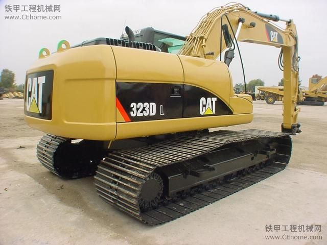 卡特彼勒（Caterpillar） 323DL挖掘機(jī)+音樂