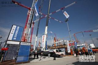 德国2010宝马展中联重科展台照片