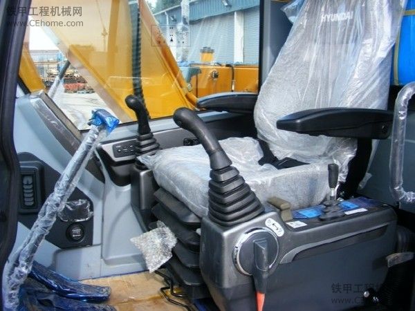 最新現(xiàn)代R110D-7A挖掘機(jī)