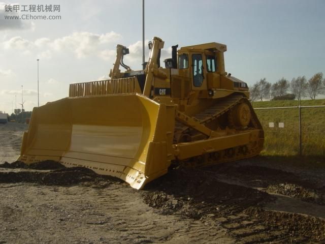 新卡特（Caterpillar） D 11 N推土機+ 音樂