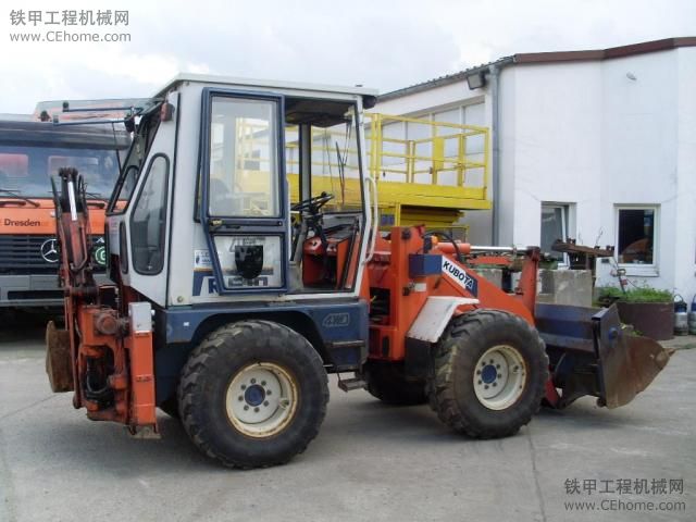 早期的久保田（Kubota） R 510 Allrad 4x4兩頭忙