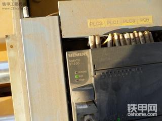 三一DTU95多功能攤鋪機(jī)上的西門子S7-200 PLC外形和接線