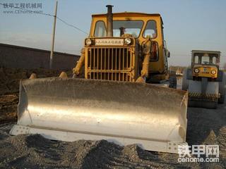 1987年的山推TY220推土机