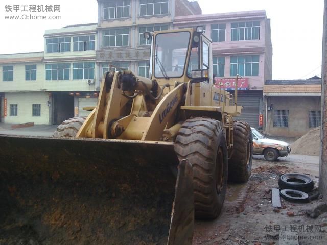 湖南省~邵阳地区~转让农村出租的-挖掘机-装载机-各一台---