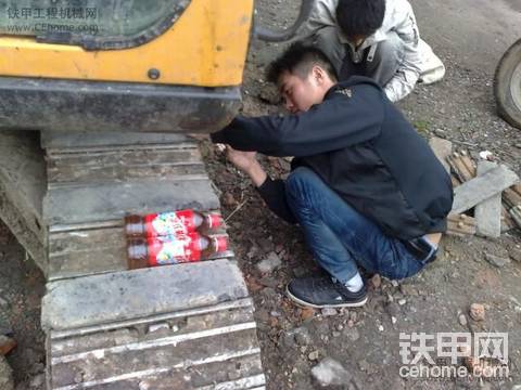 三一小挖加装橡胶块