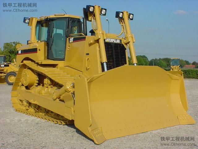 再來臺新卡特(Caterpillar) CAT.D8T推土機