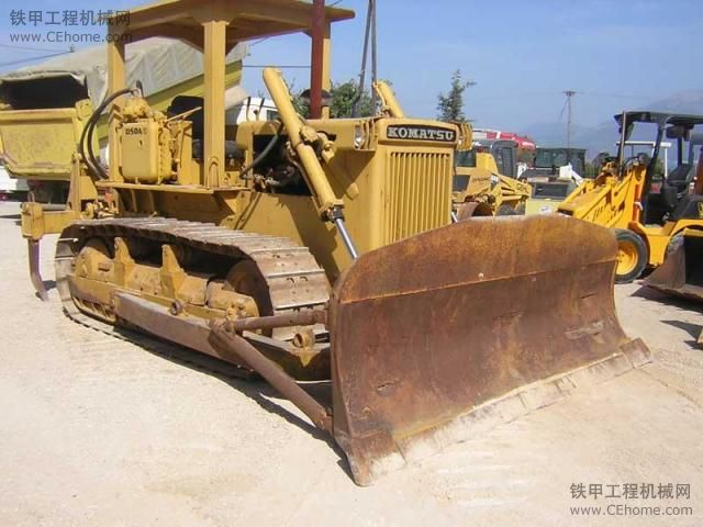 1978年產的小松（Komatsu） D50-15推土機